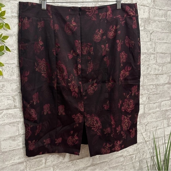 WHBM White House Black Market Floral Black Modest Work Professional Skirt‎ - Picture 5 of 7